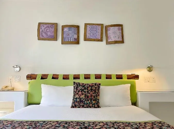 Seven Crown Express & By Kavia Hotel 3*