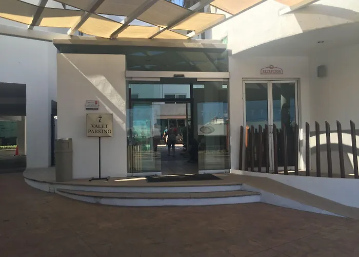 Hotel Seven Crown Express & By Kavia 3*