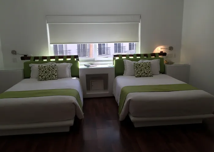 Hotel Seven Crown Express & By Kavia 3*