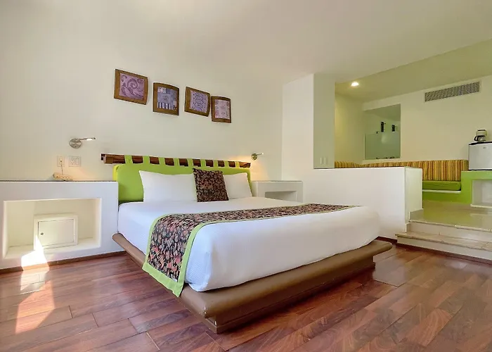 Hotel Seven Crown Express & By Kavia 3*