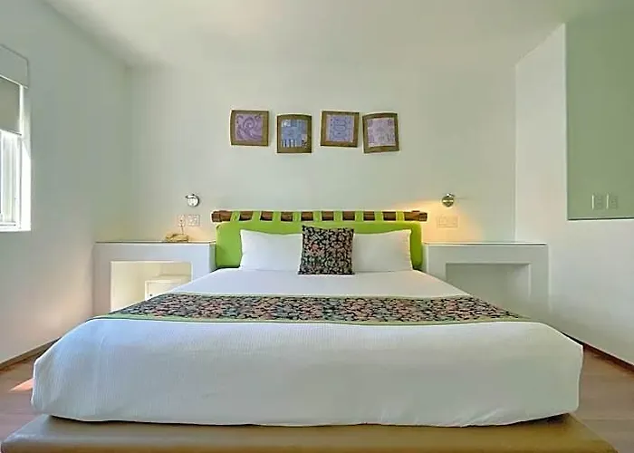 Hotel Seven Crown Express & By Kavia 3*